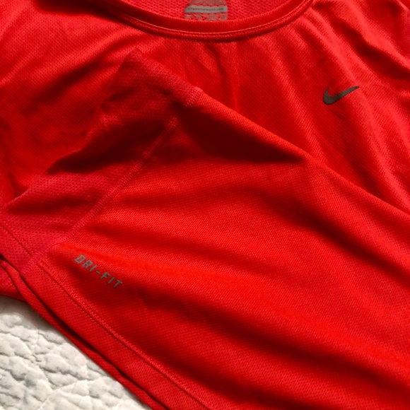 Nike Dri fit cap sleep top - Picture 5 of 6